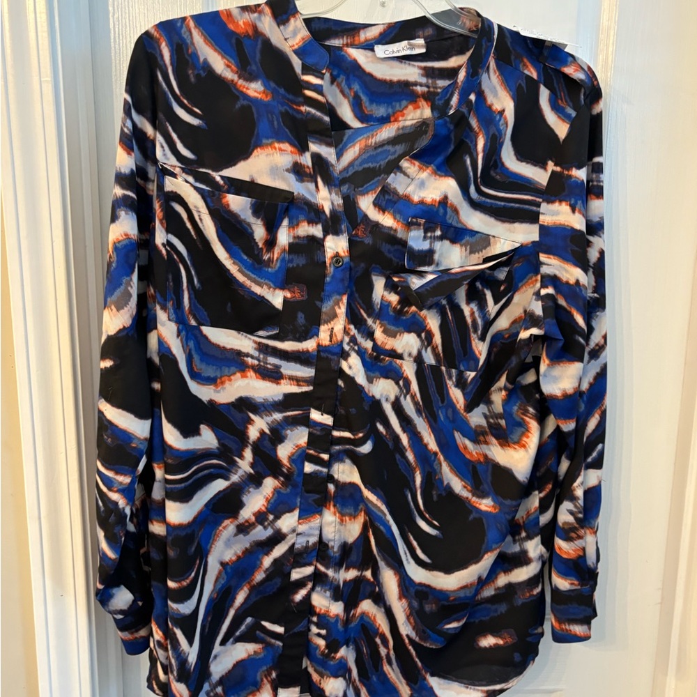 Calvin Klein Women's Blue and Black Abstract Blouse